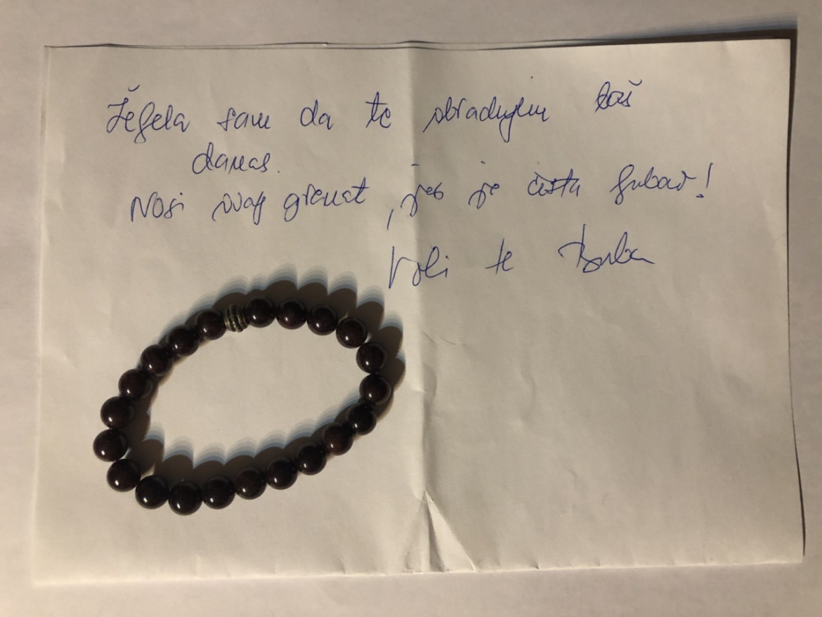 I biser i poludragi kamen